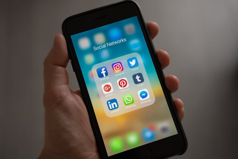 App Store vs Google Play: различия в стратегиях отзывов и ранжирования